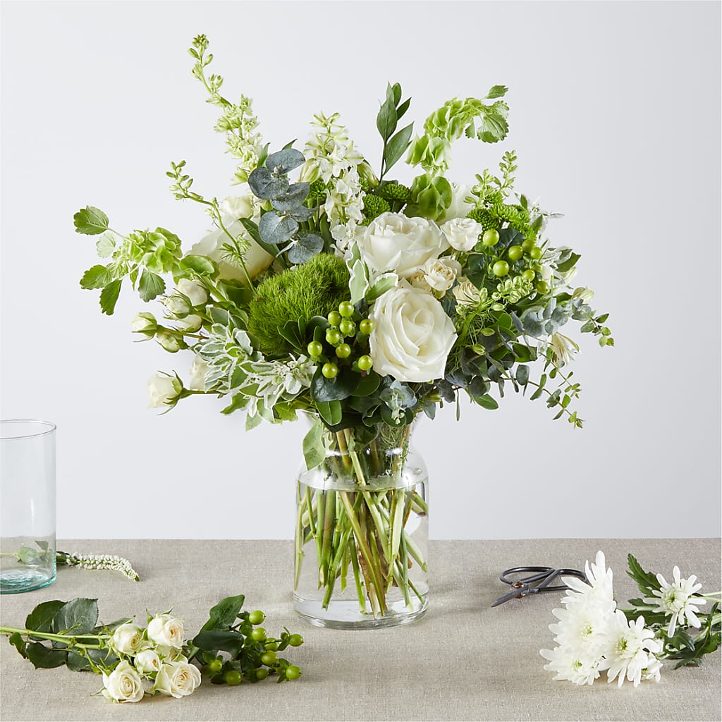 Irish Garden - A Florist Original – ELLIJAY'S HOMETOWN FLORIST INC, Ellijay GA