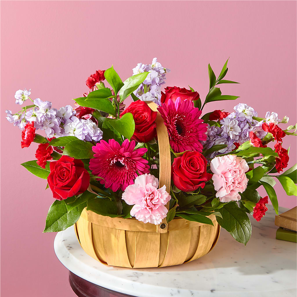 Pink Picnic Basket – ELLIJAY'S HOMETOWN FLORIST INC, Ellijay GA