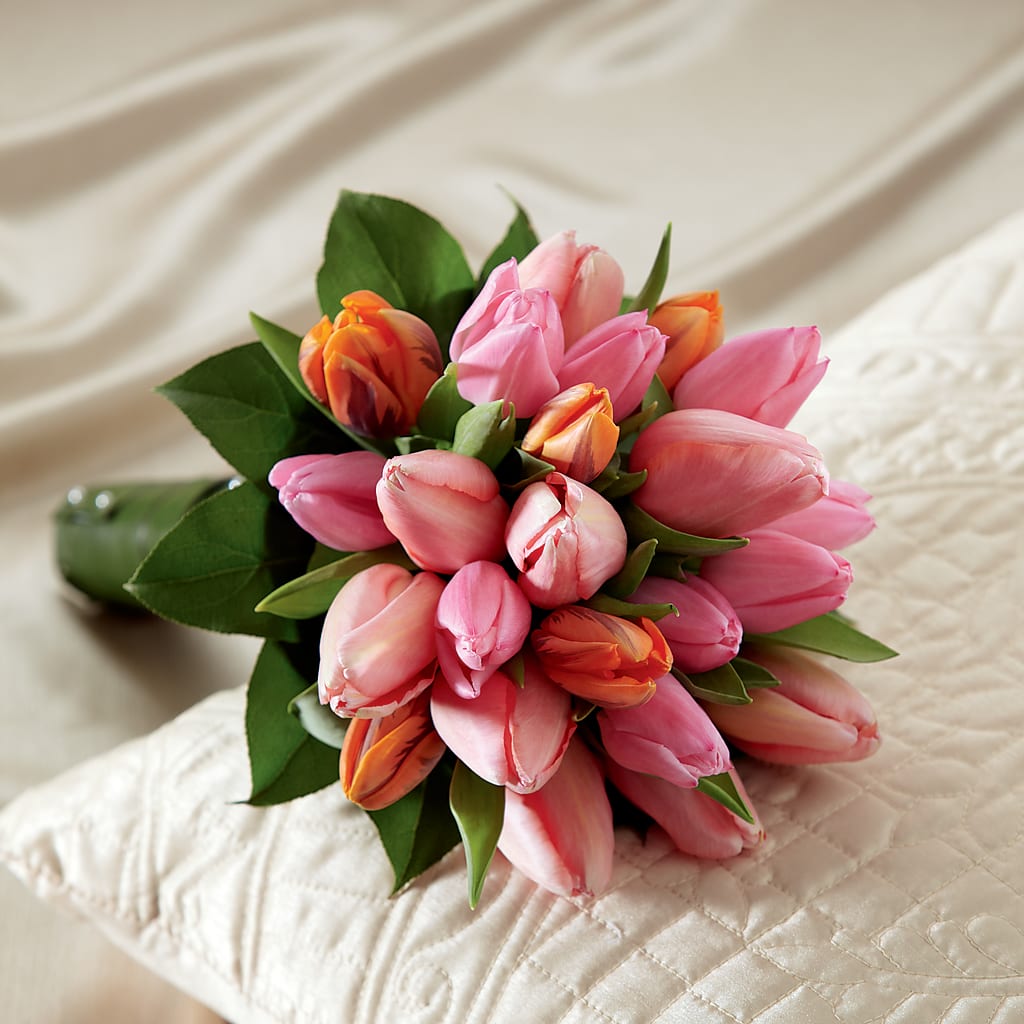 Embraceable Bouquet – ELLIJAY'S HOMETOWN FLORIST INC, Ellijay GA