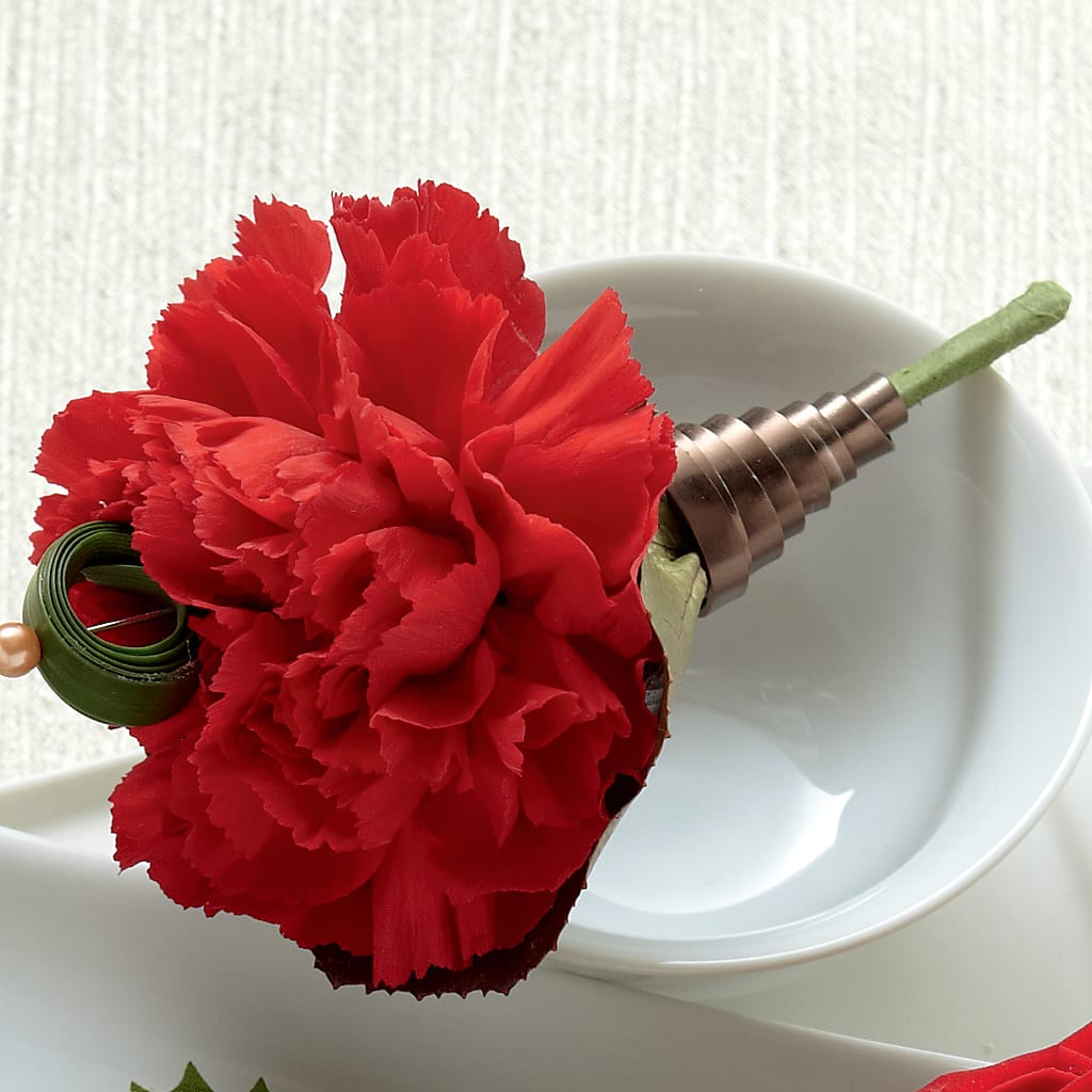 Red Carnation Boutonniere – ELLIJAY'S HOMETOWN FLORIST INC, Ellijay GA