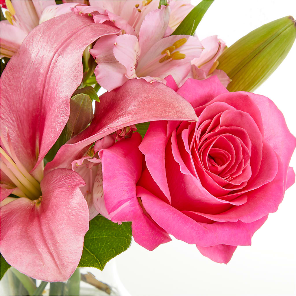 Lots of Love Bouquet – ELLIJAY'S HOMETOWN FLORIST INC, Ellijay GA