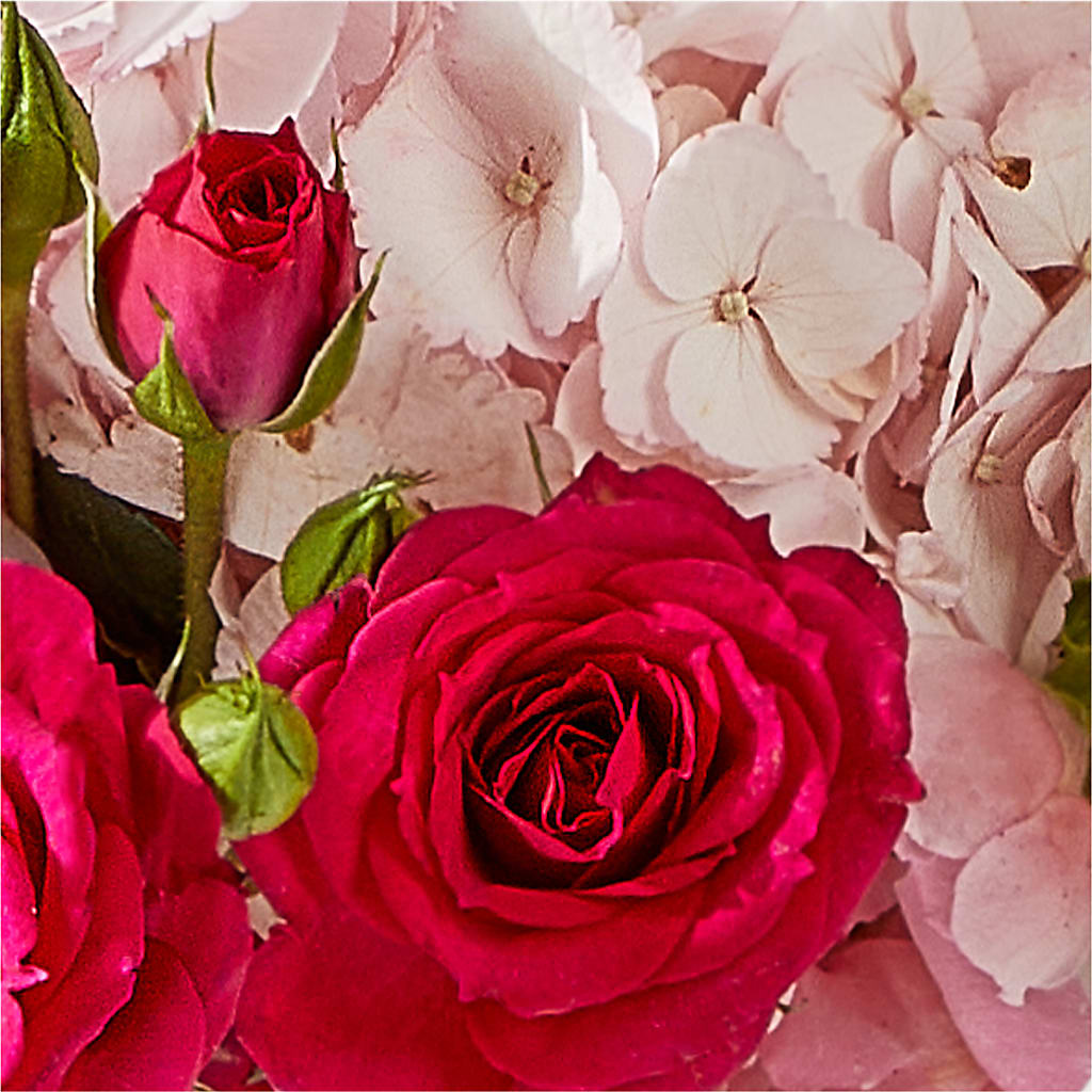 Glitz & Glam Bouquet – ELLIJAY'S HOMETOWN FLORIST INC, Ellijay GA
